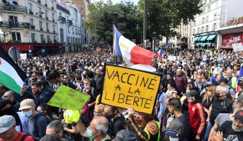 Senati Francez hedh poshte propozimin per vaksinimin me detyrim